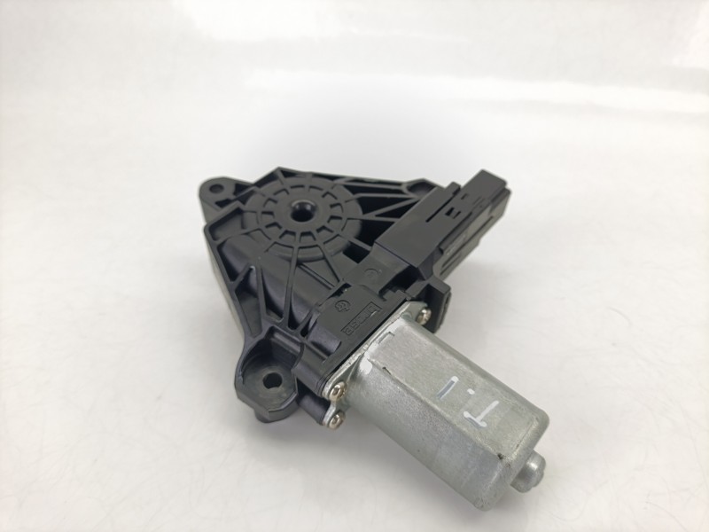 Recambio de motor elevalunas trasero izquierdo para volvo v40 hatchback (525) d2 referencia OEM IAM A2469063200  