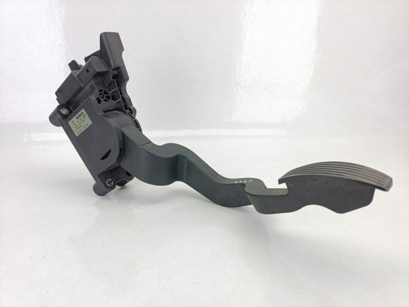 Recambio de potenciometro pedal para fiat bravo ii (198_) 1.9 d multijet (198axb1a) referencia OEM IAM 517856400  