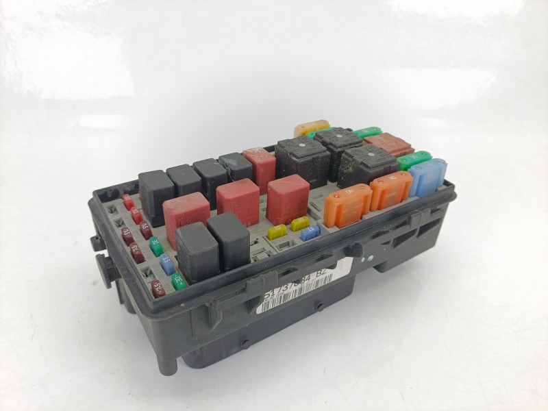 Recambio de caja reles / fusibles para fiat grande punto (199_) 1.9 d multijet referencia OEM IAM 51737884  