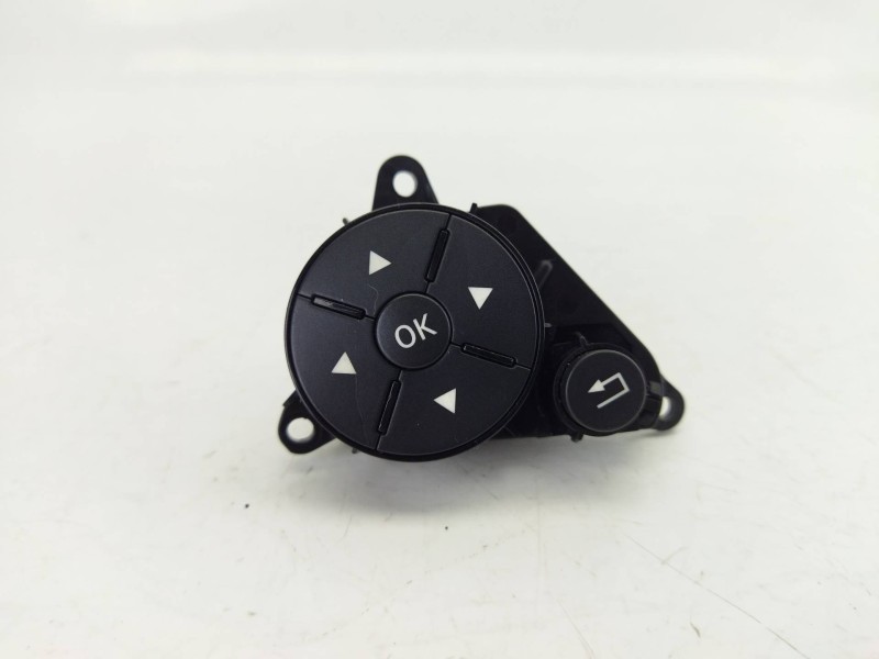 Recambio de mando volante para mercedes-benz clase c (w204) c 220 cdi (204.008) referencia OEM IAM 20482103519107  