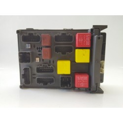 CAJA RELES / FUSIBLES 8200319446 