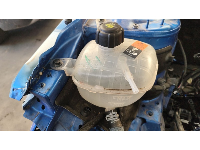Recambio de deposito expansion para renault austral tce 130 referencia OEM IAM 217105629R  
