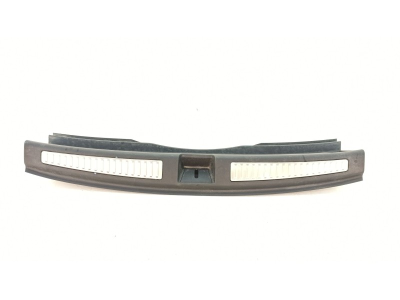Recambio de moldura paragolpe trasera para renault austral tce 130 referencia OEM IAM 634015110  
