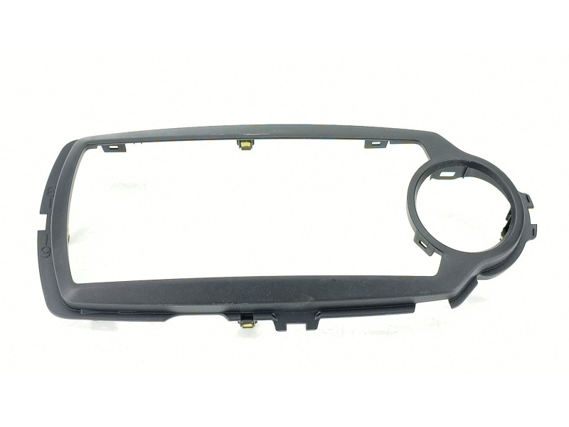 Recambio de moldura para toyota yaris (_p13_) 1.0 (ksp130_) referencia OEM IAM 864510D040  