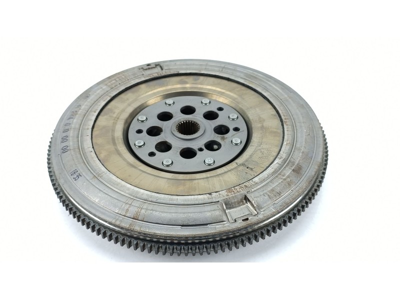 Recambio de volante motor para mercedes-benz clase c (w205) c 350 e (205.047) referencia OEM IAM A2140300000  