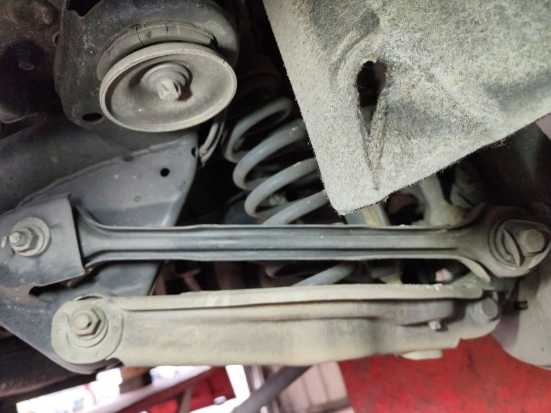 Recambio de brazo suspension trasero derecho para bmw x1 (e84) sdrive 20 d referencia OEM IAM 33326772899  