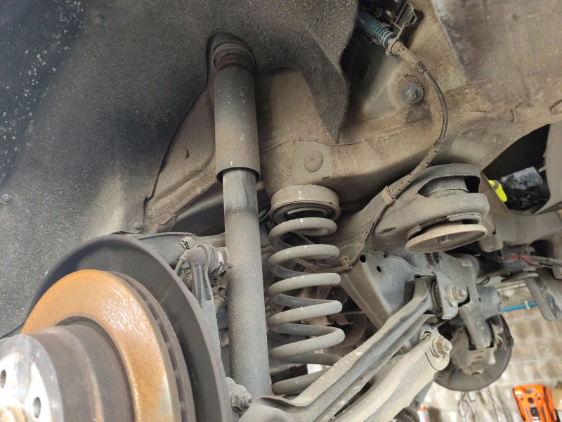 Recambio de juego amortiguadores trasero para bmw x1 (e84) sdrive 20 d referencia OEM IAM 33526793714  