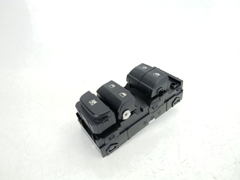 Recambio de mando elevalunas delantero izquierdo para kia xceed (cd) 1.4 t-gdi referencia OEM IAM 93570J7100  