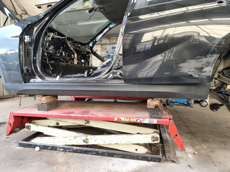 Recambio de faldon lateral para bmw x1 (e84) sdrive 20 d referencia OEM IAM 51772993563  