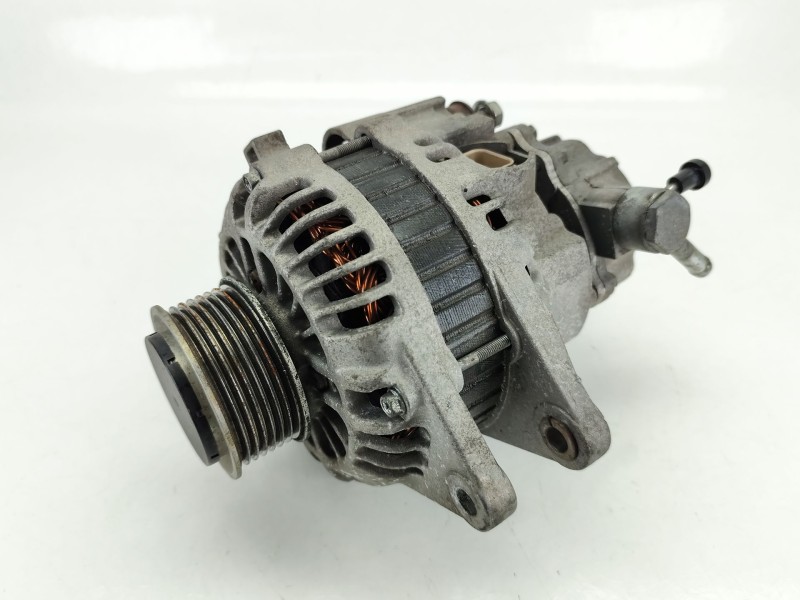 Recambio de alternador para kia sorento i (jc) 2.5 crdi referencia OEM IAM 373004A112  