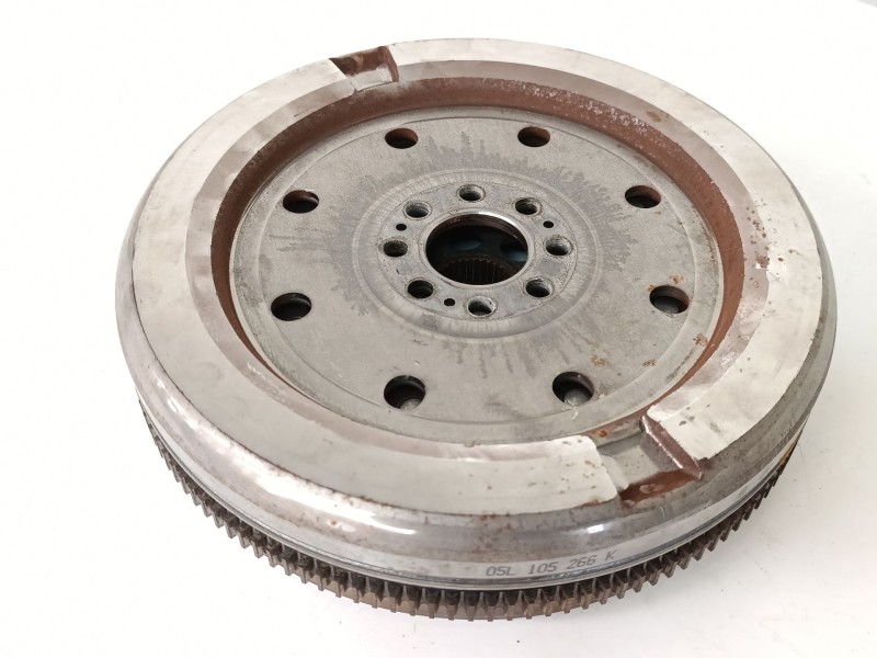 Recambio de volante motor para audi a3 sportback (8ya, 8yf) 35 tdi referencia OEM IAM 05L105266K  