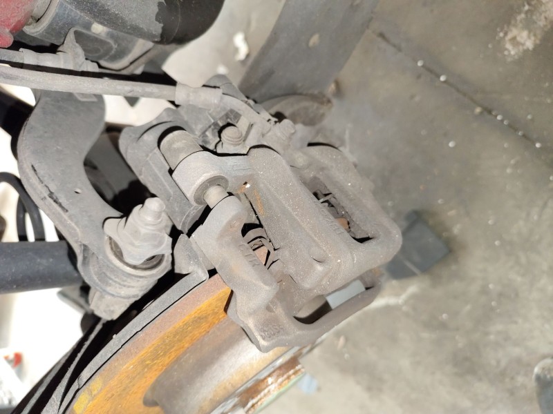 Recambio de pinza freno trasera derecha para audi a3 sportback (8ya, 8yf) 35 tdi referencia OEM IAM 5WA615424  