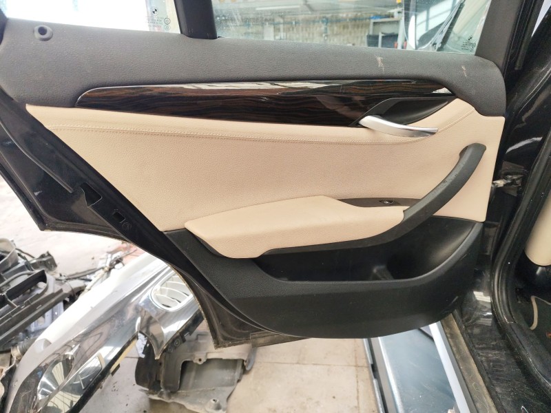 Recambio de guarnecido puerta trasera izquierda para bmw x1 (e84) xdrive 23 d referencia OEM IAM 51427327259  