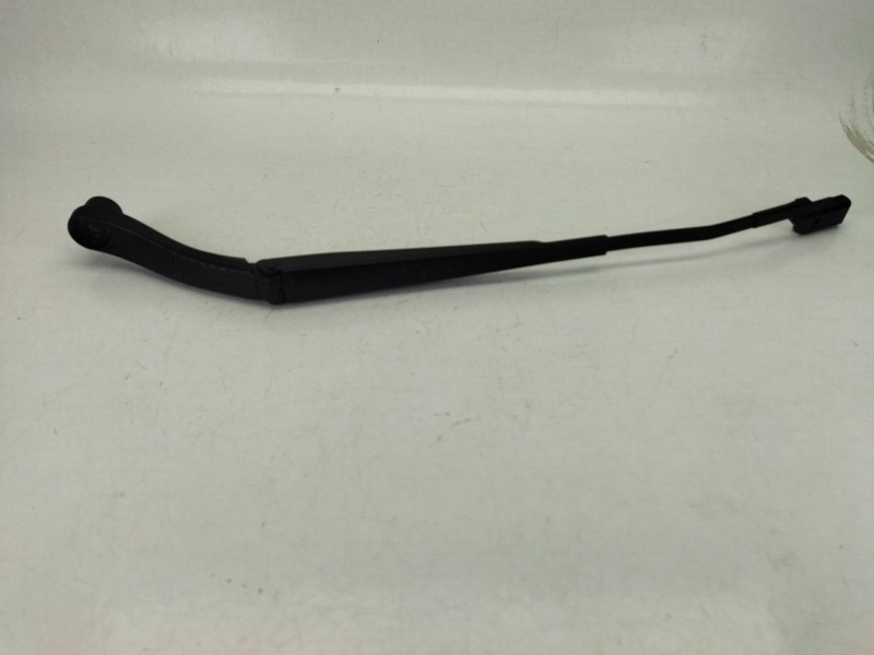 Recambio de brazo limpia delantero izquierdo para peugeot rcz 2.0 hdi referencia OEM IAM YM24004580  