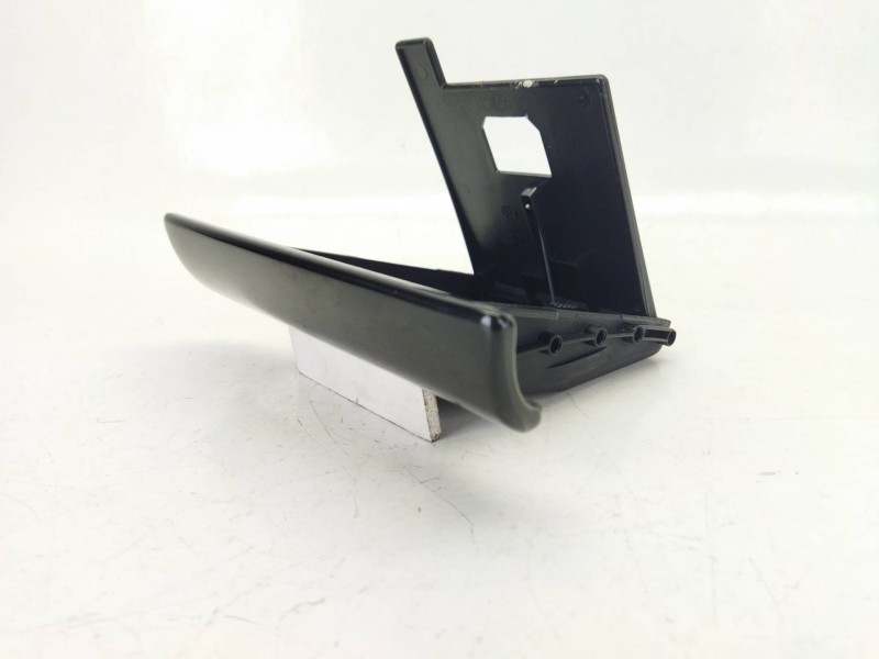 Recambio de cenicero para peugeot rcz 2.0 hdi referencia OEM IAM 9658691077  