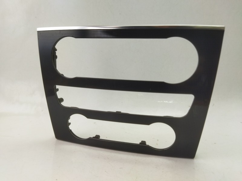 Recambio de embellecedor para mercedes-benz clase m (w164) ml 320 cdi 4-matic (164.122) referencia OEM IAM 1646805117  