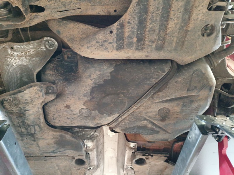 Recambio de deposito combustible para audi q3 sportback (f3n) 35 tdi referencia OEM IAM 5QF201060CM  