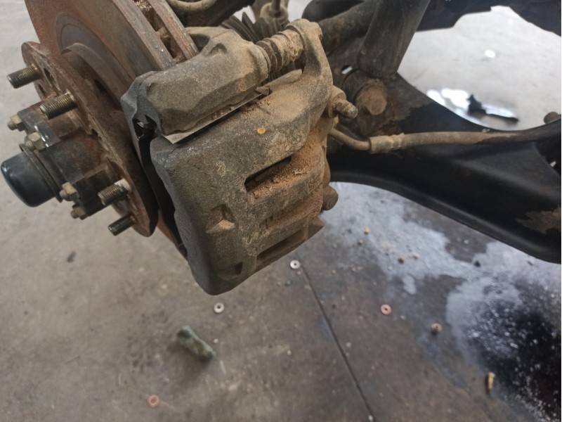 Recambio de pinza de freno delantera derecha para nissan pick up (d22) 2.5 dci 4wd referencia OEM IAM   