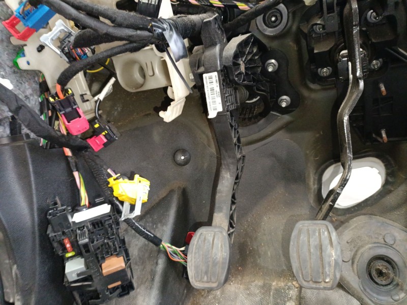 Recambio de pedal embrague para peugeot partner furgoneta/monovolumen (k9) 1.5 bluehdi 100 referencia OEM IAM 9823113380  