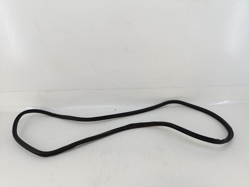 Recambio de gomas contorno puerta para audi q3 sportback (f3n) 35 tdi referencia OEM IAM 83F827705A  