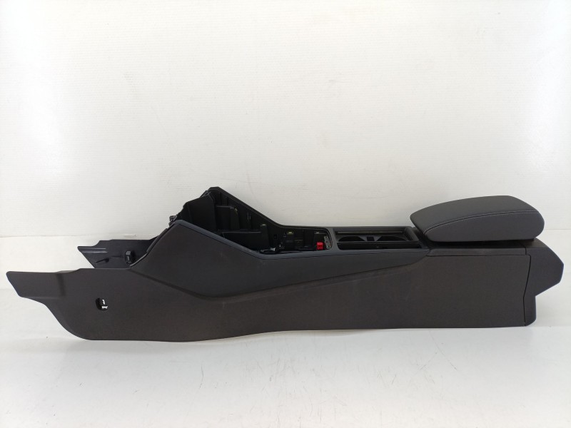 Recambio de consola central para audi q3 sportback (f3n) 35 tdi referencia OEM IAM 83B863241C  