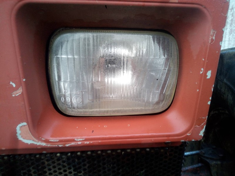 Recambio de faro izquierdo para fiat 1850 dt referencia OEM IAM   