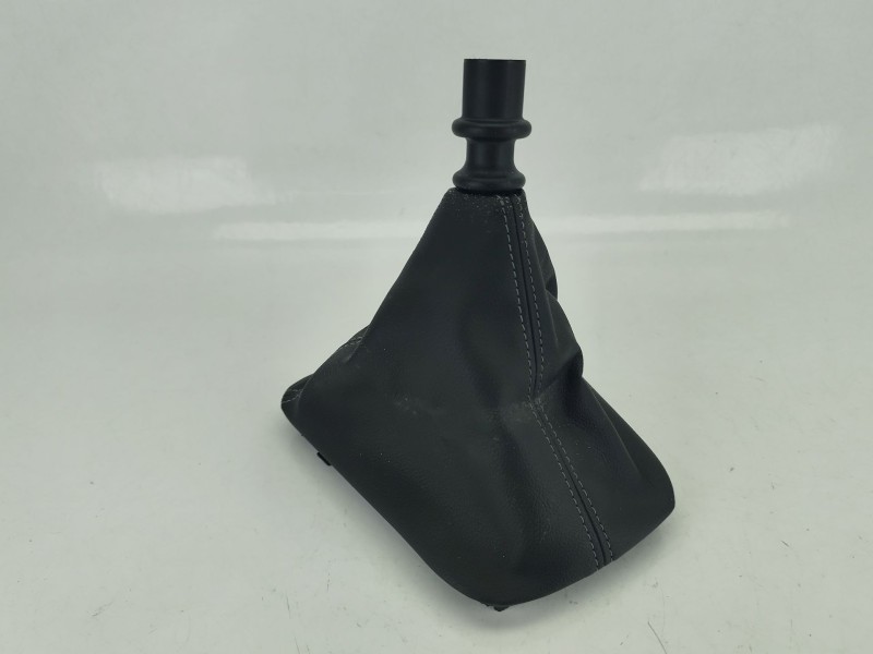 Recambio de guarnecidos palanca cambio para opel grandland / grandland x (a18, p1uo) 1.2 (75) referencia OEM IAM YP000551YX  