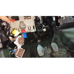 PEDAL EMBRAGUE 9824263080 