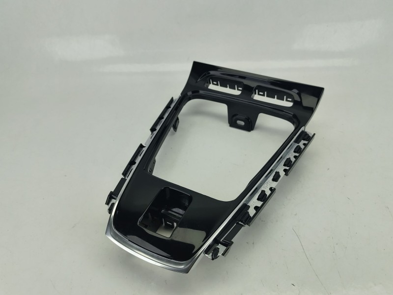 Recambio de moldura para opel grandland / grandland x (a18, p1uo) 1.2 (75) referencia OEM IAM YP00055677  