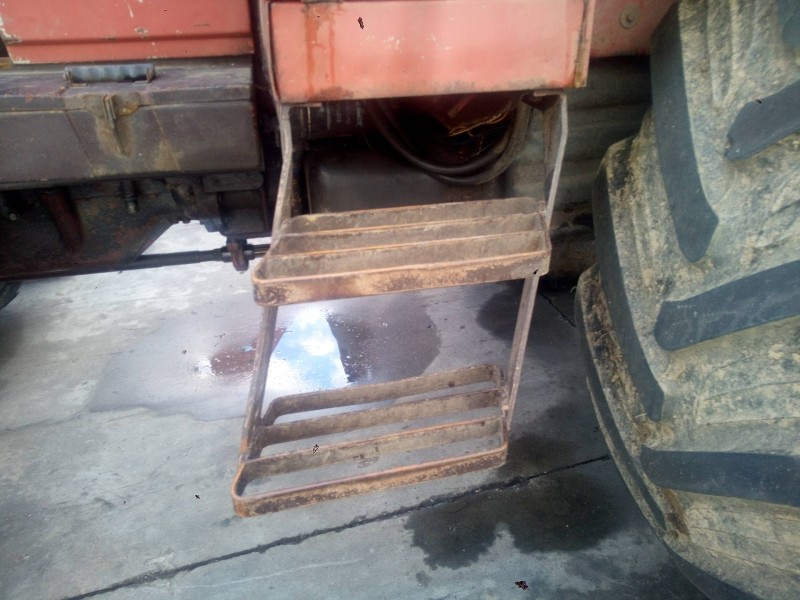 Recambio de estribo para fiat 1850 dt referencia OEM IAM   