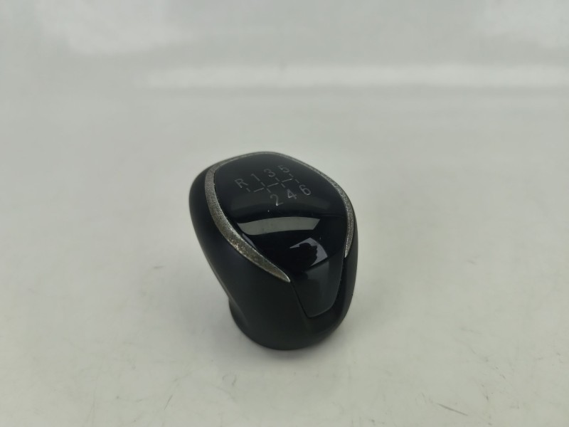 Recambio de pomo palanca cambio para opel grandland / grandland x (a18, p1uo) 1.2 (75) referencia OEM IAM 6797318  
