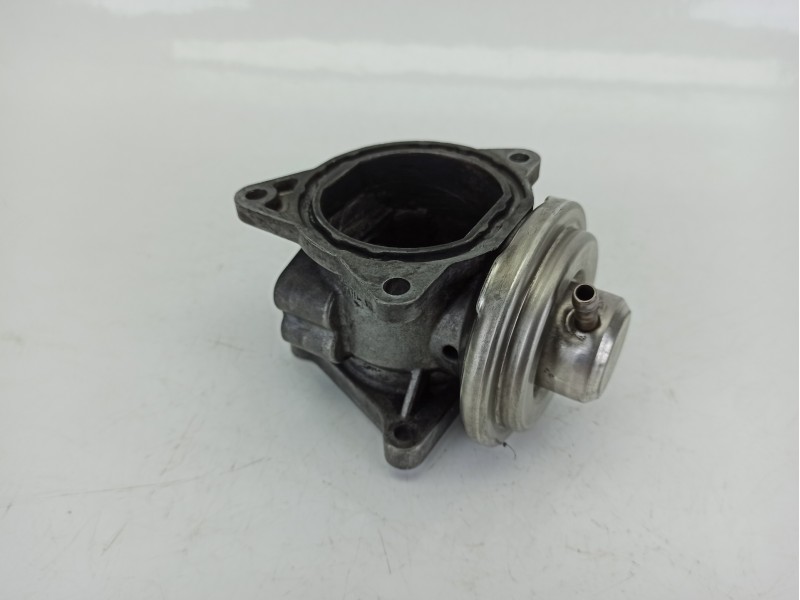 Recambio de valvula egr para audi a3 sportback (8pa) 2.0 tdi referencia OEM IAM 038129637D  