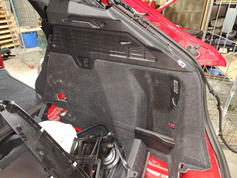 Recambio de moldura para audi a3 sportback (8ya, 8yf) 35 tdi referencia OEM IAM 8Y4863880  