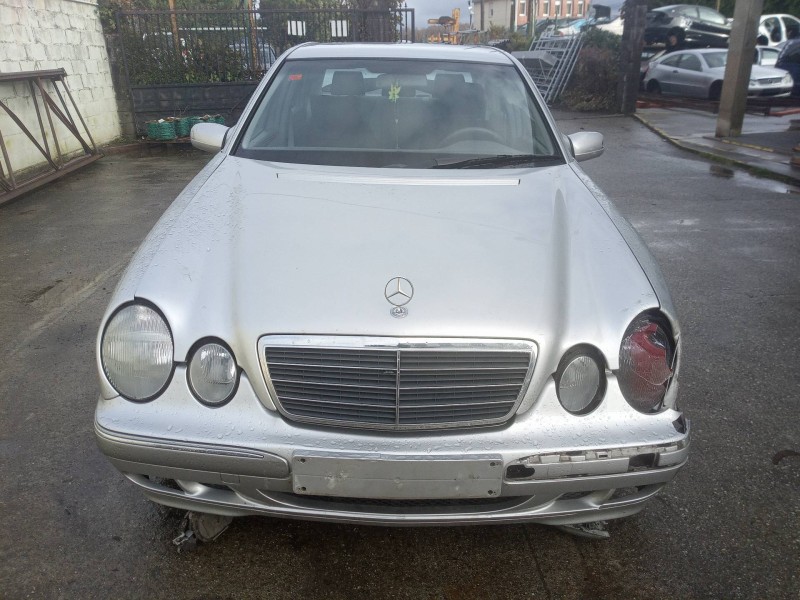 mercedes-benz clase e (w210) del año 2001