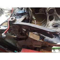 BRAZO SUSPENSION INFERIOR DELANTERO DERECHO 5WA407152 