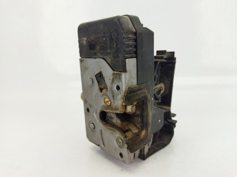 Recambio de cerradura puerta delantera izquierda para opel combo tour 1.7 dti 16v referencia OEM IAM 13203899  