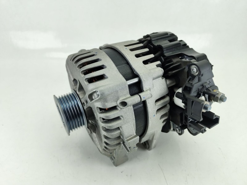Recambio de alternador para ford puma (j2k, cf7) 1.0 ecoboost mhev referencia OEM IAM 2529548  