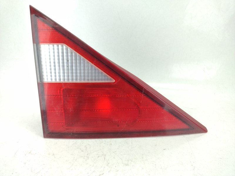 Recambio de piloto trasero izquierdo interior para ssangyong rodius i 2.7 xdi referencia OEM IAM 8360221201  