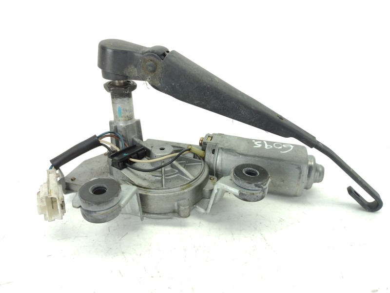 Recambio de motor limpia trasero para ssangyong rodius i 2.7 xdi referencia OEM IAM 8615021002  
