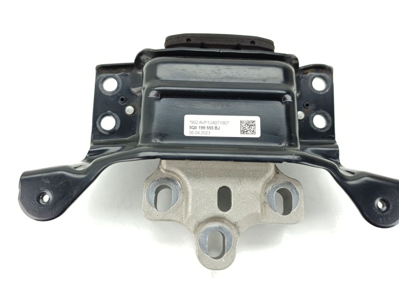 Recambio de soporte motor izquierdo para audi a3 sportback (8ya, 8yf) 35 tdi referencia OEM IAM 5Q0199555BJ  