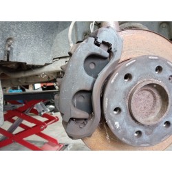 PINZA DE FRENO DELANTERA DERECHA 