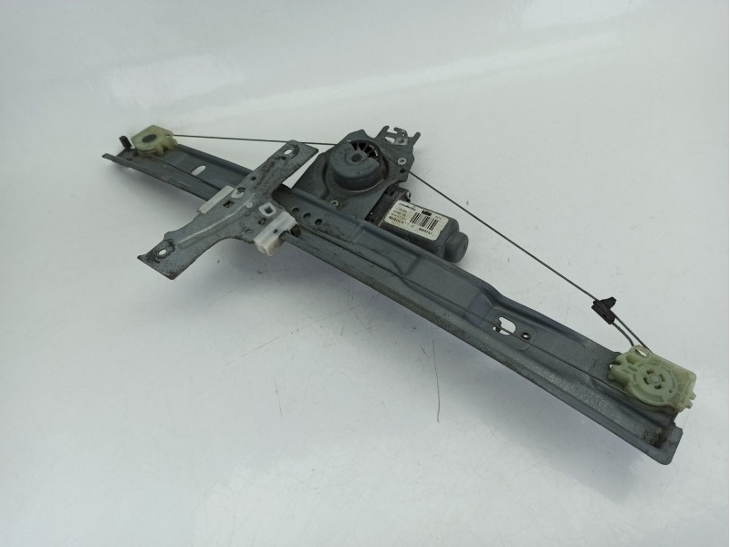 Recambio de elevalunas delantero derecho para peugeot 207 sport referencia OEM IAM 9681181180  