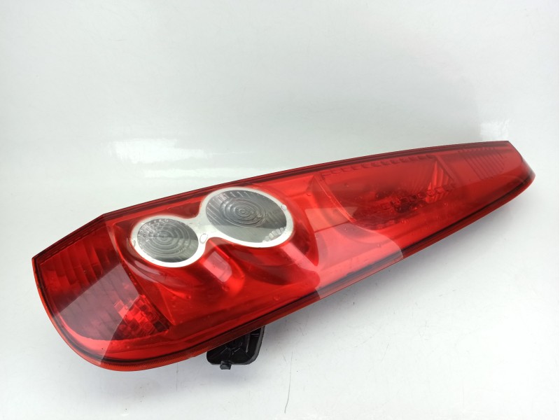 Recambio de piloto trasero derecho para ford fiesta (cbk) 1.4 tdci cat referencia OEM IAM 6S6113404A  