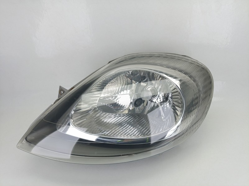 Recambio de faro izquierdo para renault trafic ii furgoneta (fl) 1.9 dci 100 (fl0c) referencia OEM IAM 7700311371  