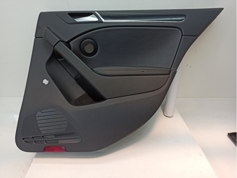 Recambio de guarnecido puerta trasera derecha para volkswagen golf vi (5k1) 2.0 tdi referencia OEM IAM 5K6867212  