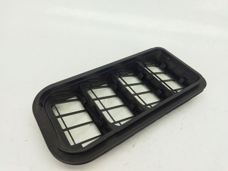 Recambio de embellecedor para volkswagen golf vii (5g1, bq1, be1, be2) 1.5 tgi referencia OEM IAM 7N0819465E  