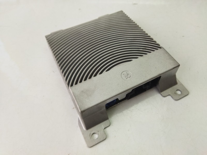 Recambio de amplificador de antena para ford ecosport 1.0 ecoboost referencia OEM IAM GN1518T806AA  