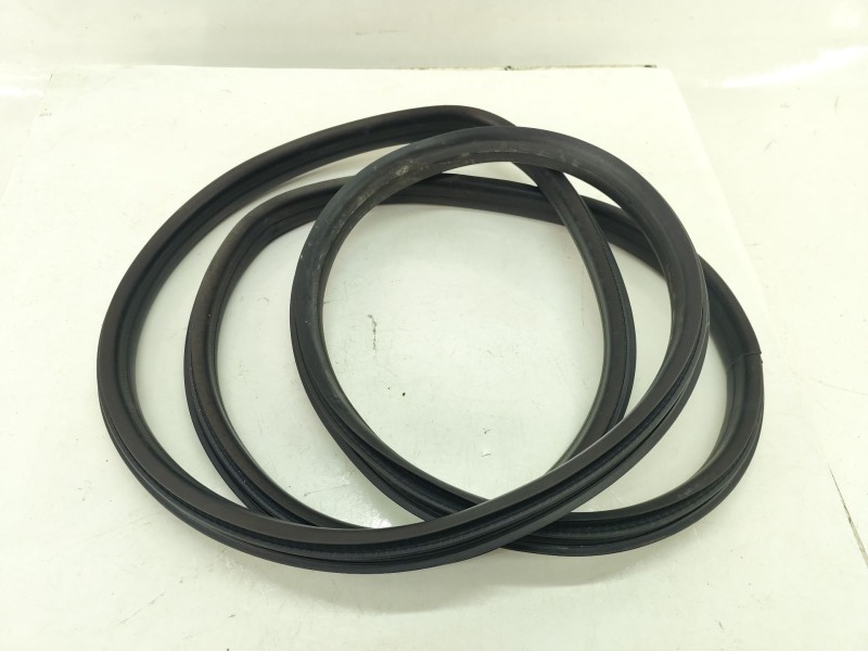 Recambio de gomas contorno puerta para ford puma (j2k, cf7) 1.0 ecoboost mhev referencia OEM IAM   