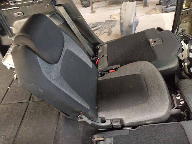 Recambio de asiento trasero medio para citroën c4 grand picasso ii (da_, de_) 1.2 thp 130 referencia OEM IAM   
