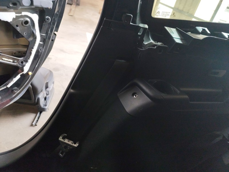 Recambio de cinturon seguridad trasero derecho para citroën c4 grand picasso ii (da_, de_) 1.2 thp 130 referencia OEM IAM 967711